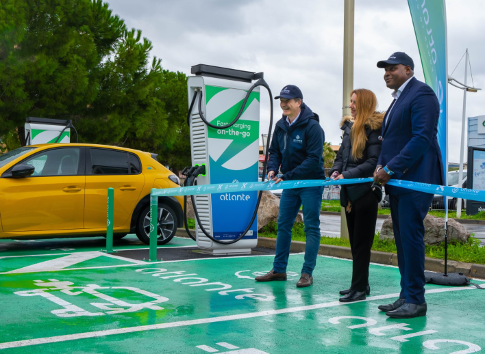 Klépierre poursuit le déploiement de stations de recharge pour véhicules électriques dans ses centres commerciaux.